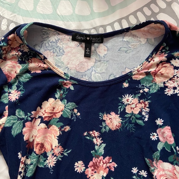 Derek Heart maternity soft floral long sleeve top - Picture 2 of 3